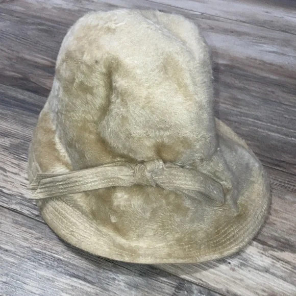 Mr. John | Accessories | Vintage Mr John Wool Fur Womans Hat  display picture 3